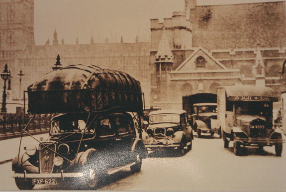 CNG автомобиль в Лондоне в начале прошлого столетия